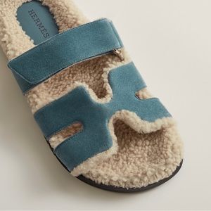 NIB Hermes Chypre Sandal, Woolskin, New In Box, Blue /Ecru - Bleu Pinède / Écru